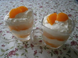 Mandarinkový pohár s pribináčkem a kyselem